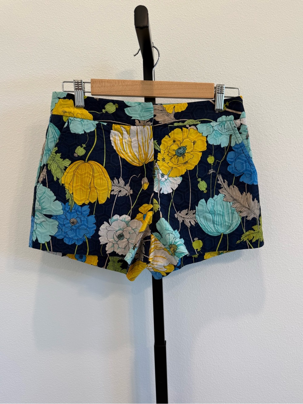 Trina Turk Floral Poppy Navy with Yellow, Teal Shorts Sz 2 Vacation Resortwear